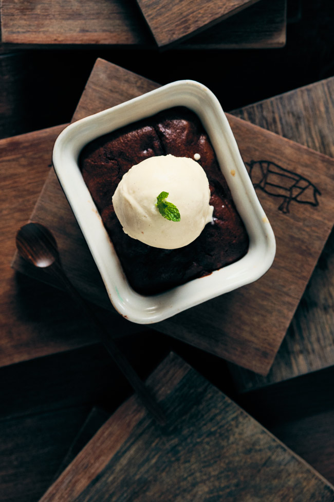 Helado con brownie de chocolate